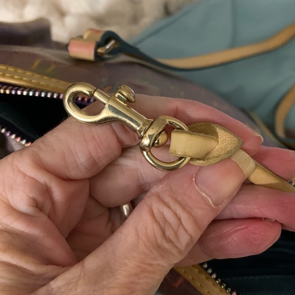 Dooney & Bourke Vintage Purple Shoulder Bag with Multicolor Logo - Picture 9 of 11